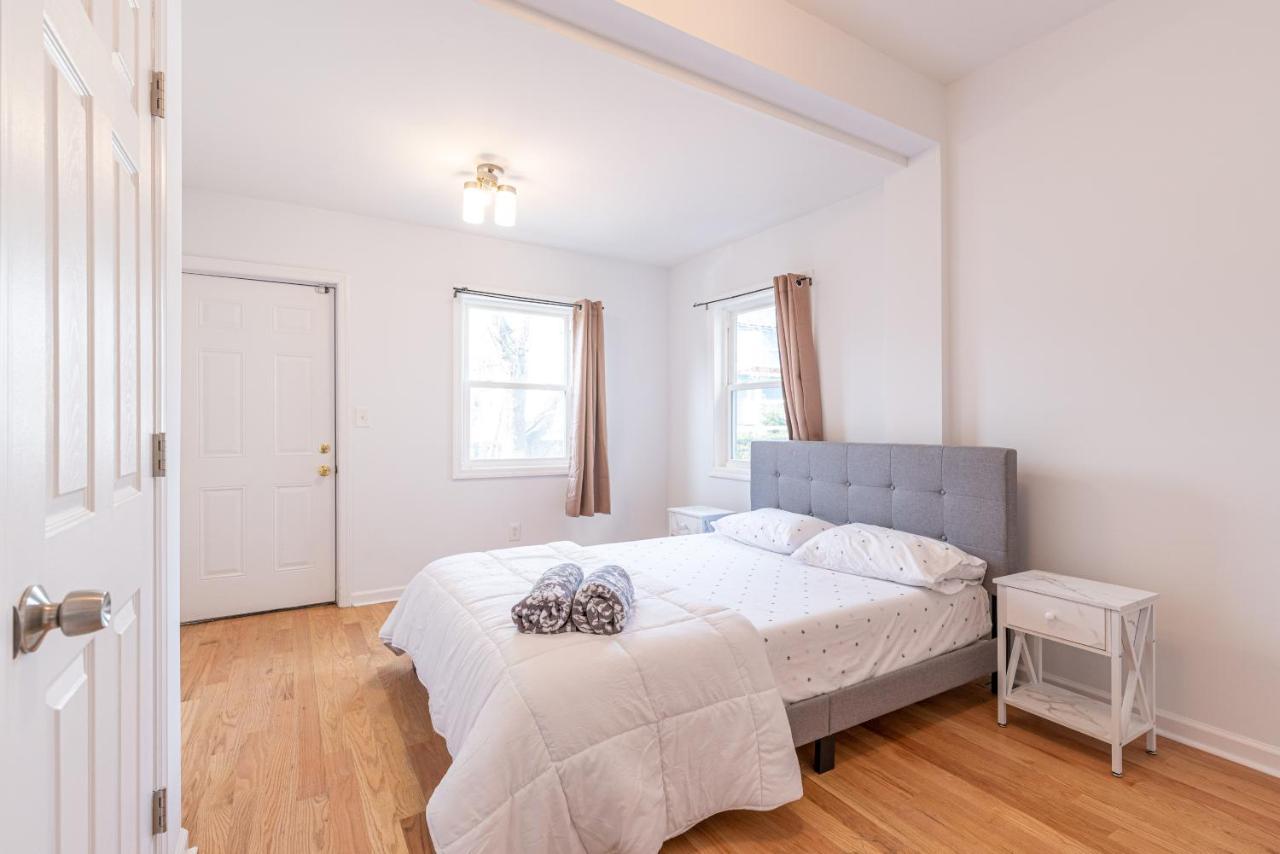 저지시티 Tranquil Town House With Parking And Laundry - Just 25 Minutes To Time Square! 빌라 외부 사진