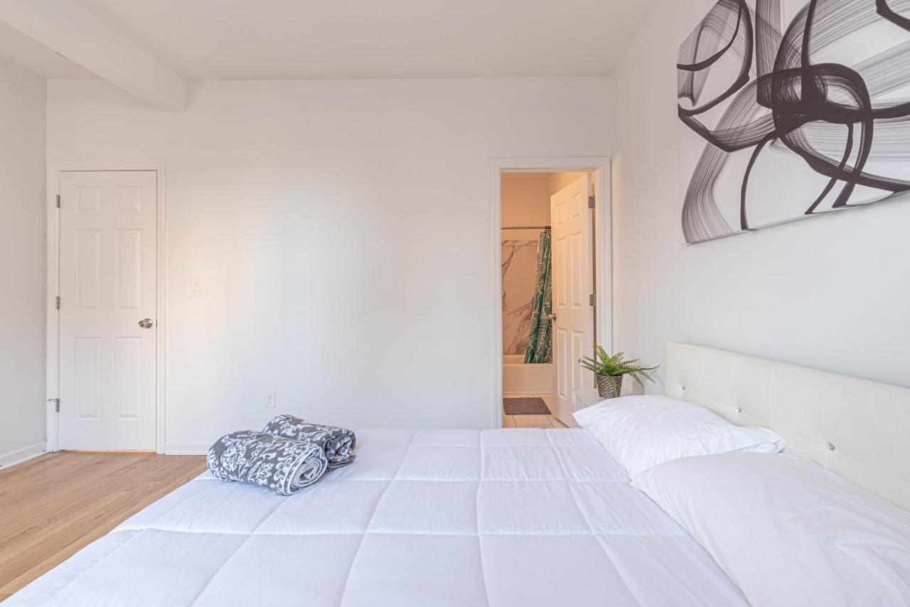 저지시티 Tranquil Town House With Parking And Laundry - Just 25 Minutes To Time Square! 빌라 외부 사진