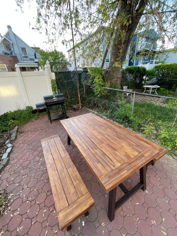 저지시티 Tranquil Town House With Parking And Laundry - Just 25 Minutes To Time Square! 빌라 외부 사진